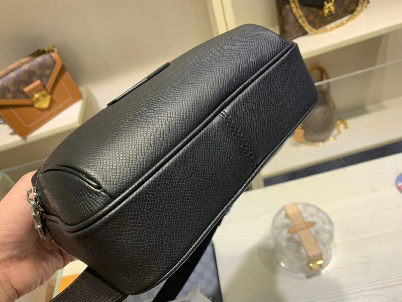 Replica Louis Vuitton Outdoor Bumbag M33438