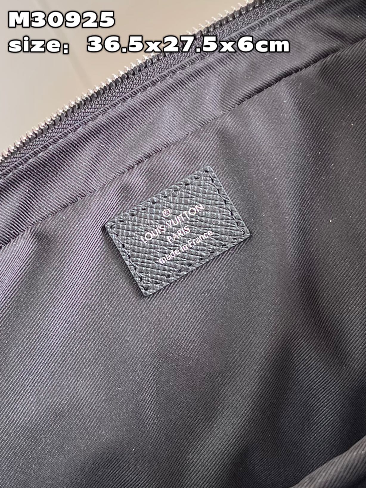 Louis Vuitton Porte-Documents Voyage PM M30925