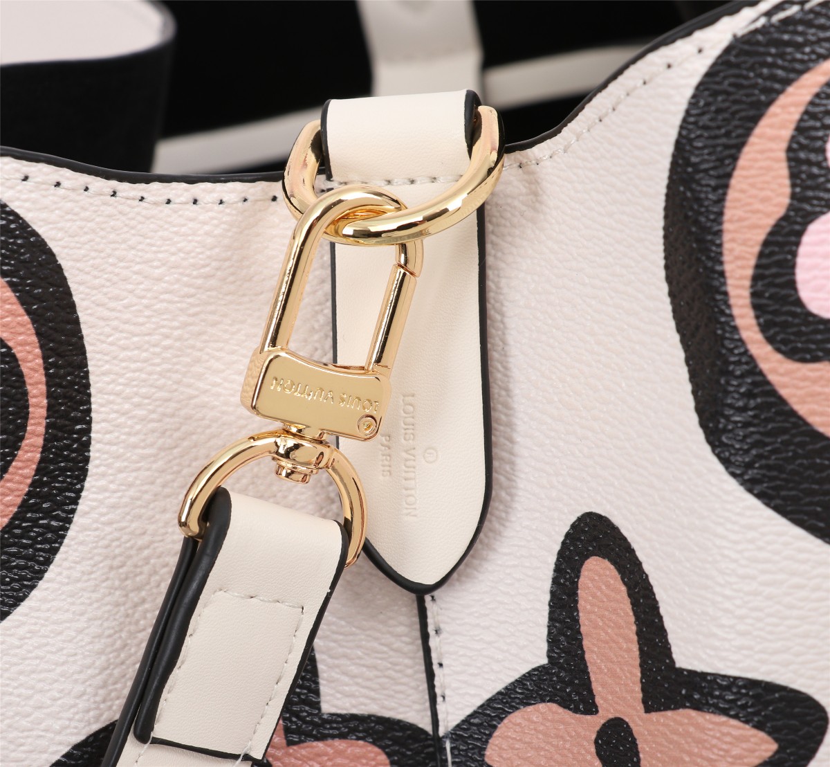 Replica Louis Vuitton Neonoe Mm Bucket Bag Black/White