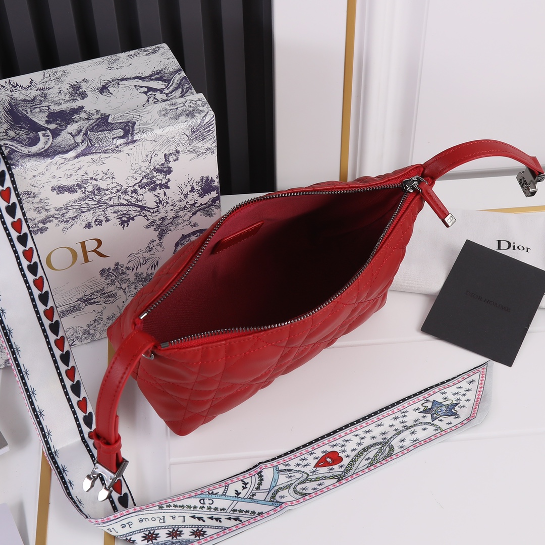 Replica Dior Medium Drtravel Nomad Pouch