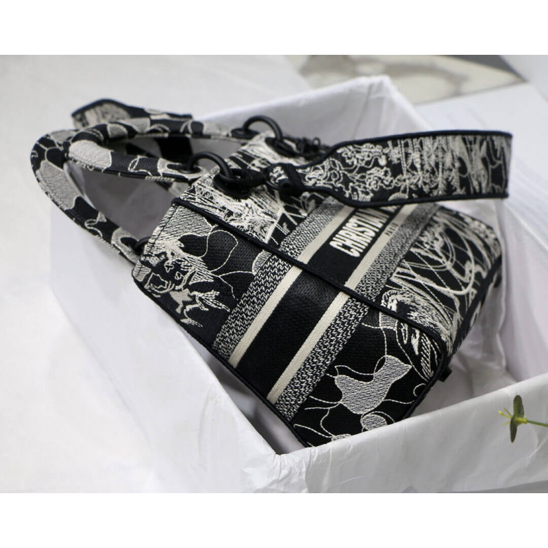 Replica Christian Dior Medium Lady D-Lite Bag Black And White Around The World Embroidery M0565
