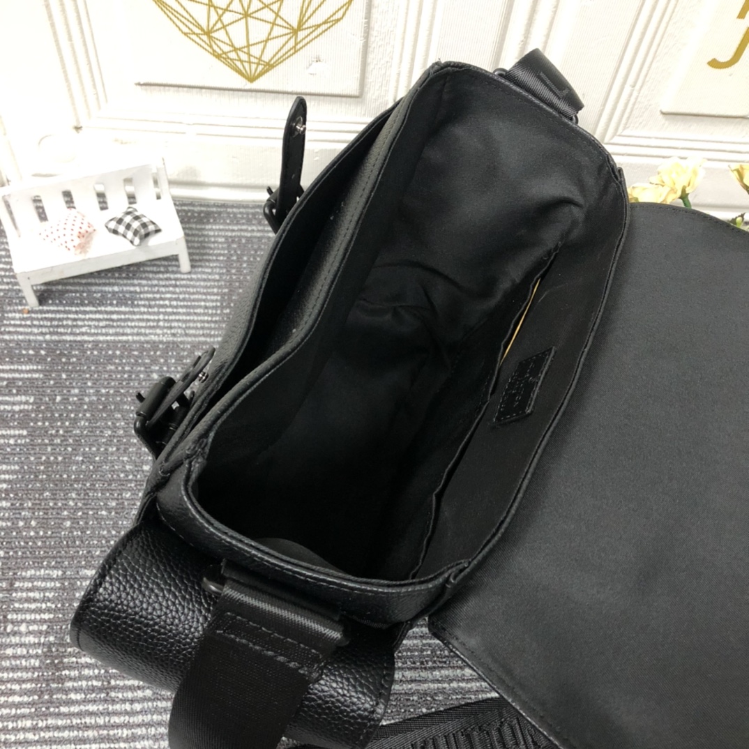 Replica Louis Vuitton Christopher Messenger Backpack