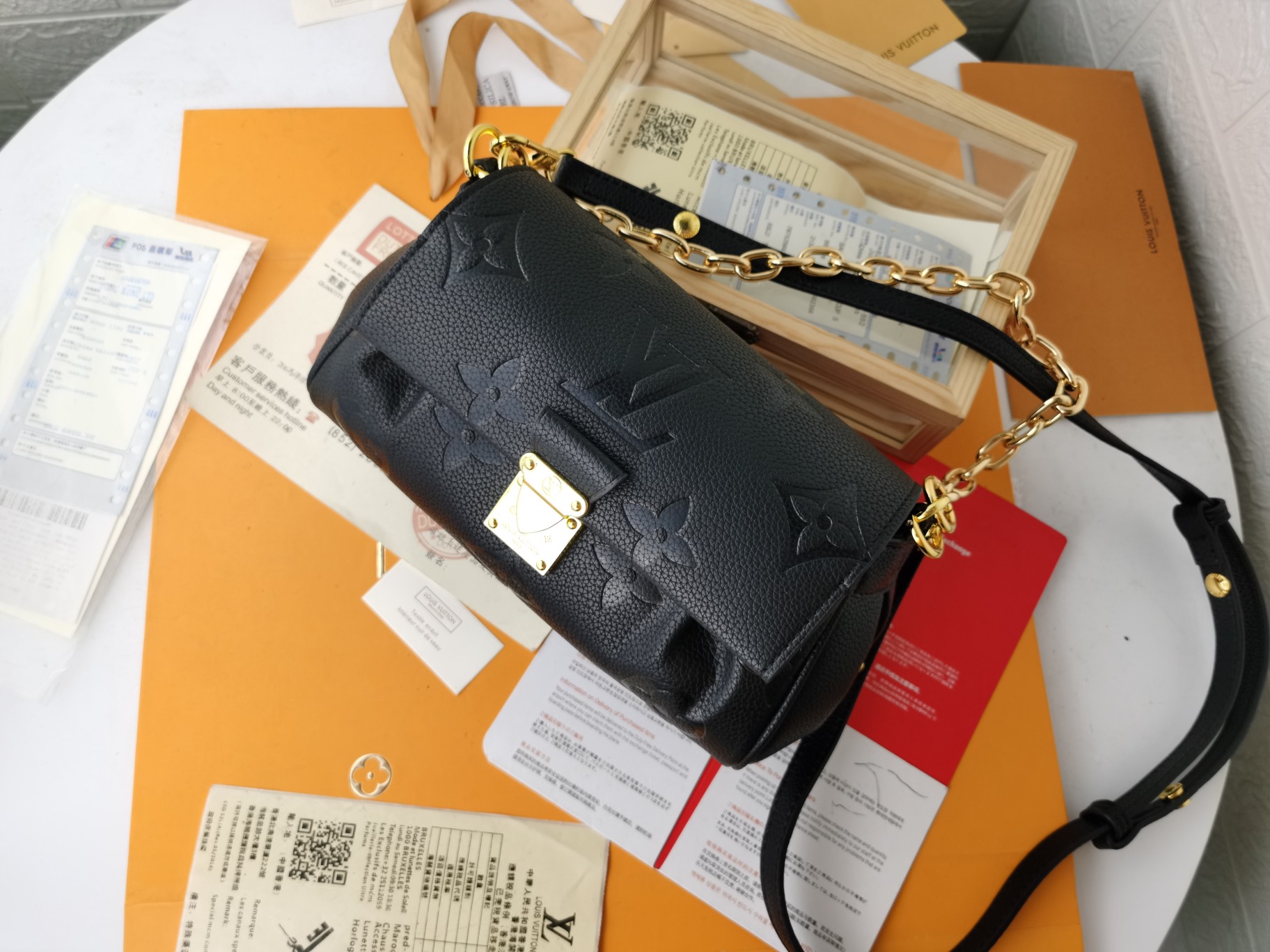 Replica Louis Vuitton Favorite M45813