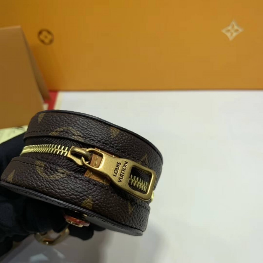 Replica Louis Vuitton Monogram Canvas Round Case M68524