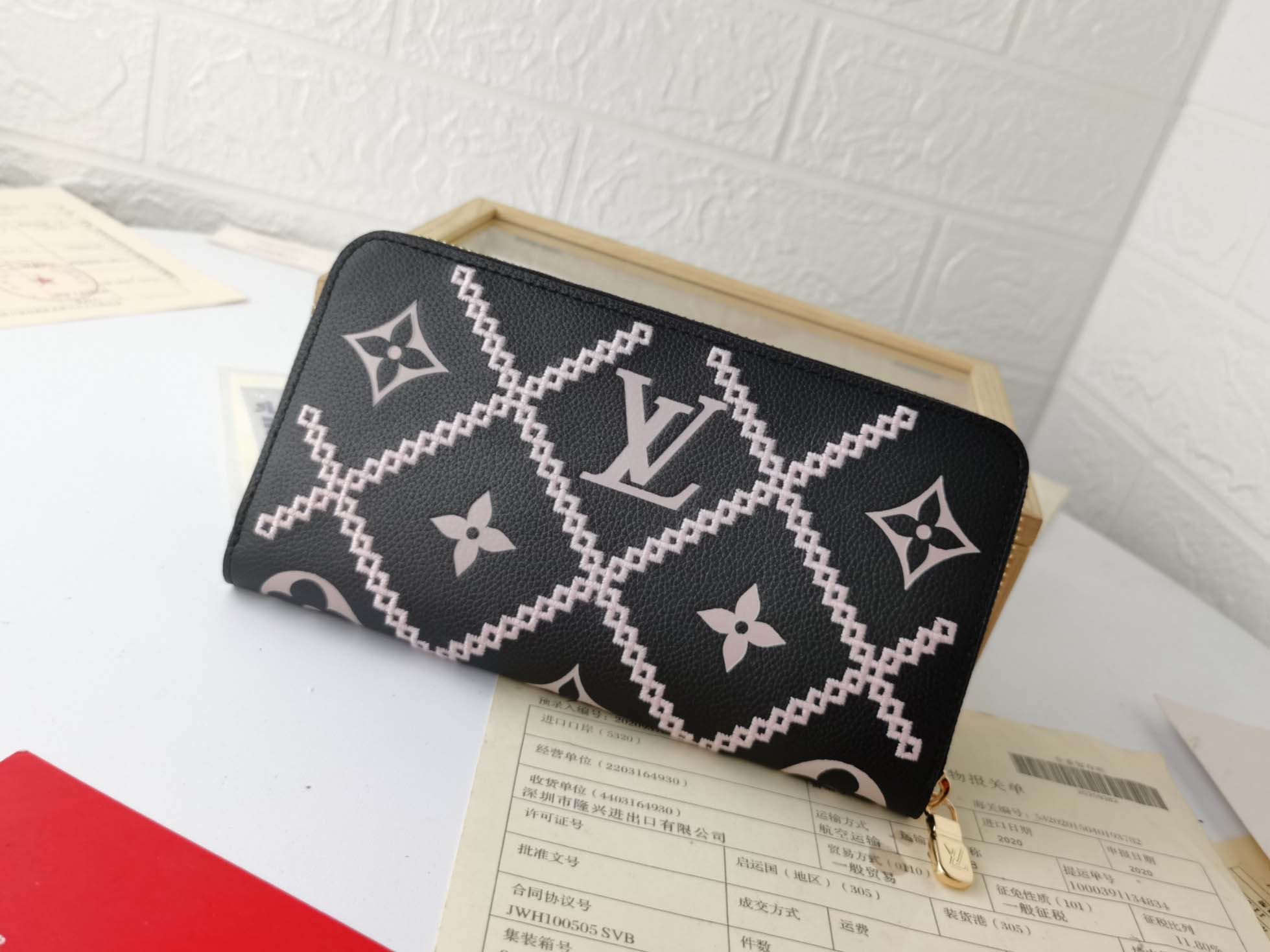 Replica Louis Vuitton Monogram Empreinte Broderies Zippy Wallet M81141