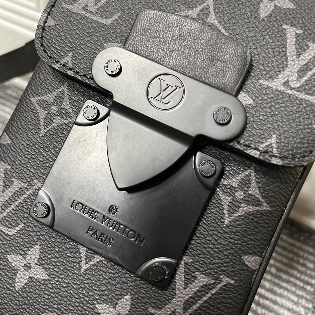 Replica Louis Vuitton S-Lock Vertical Wearable Wallet M81524