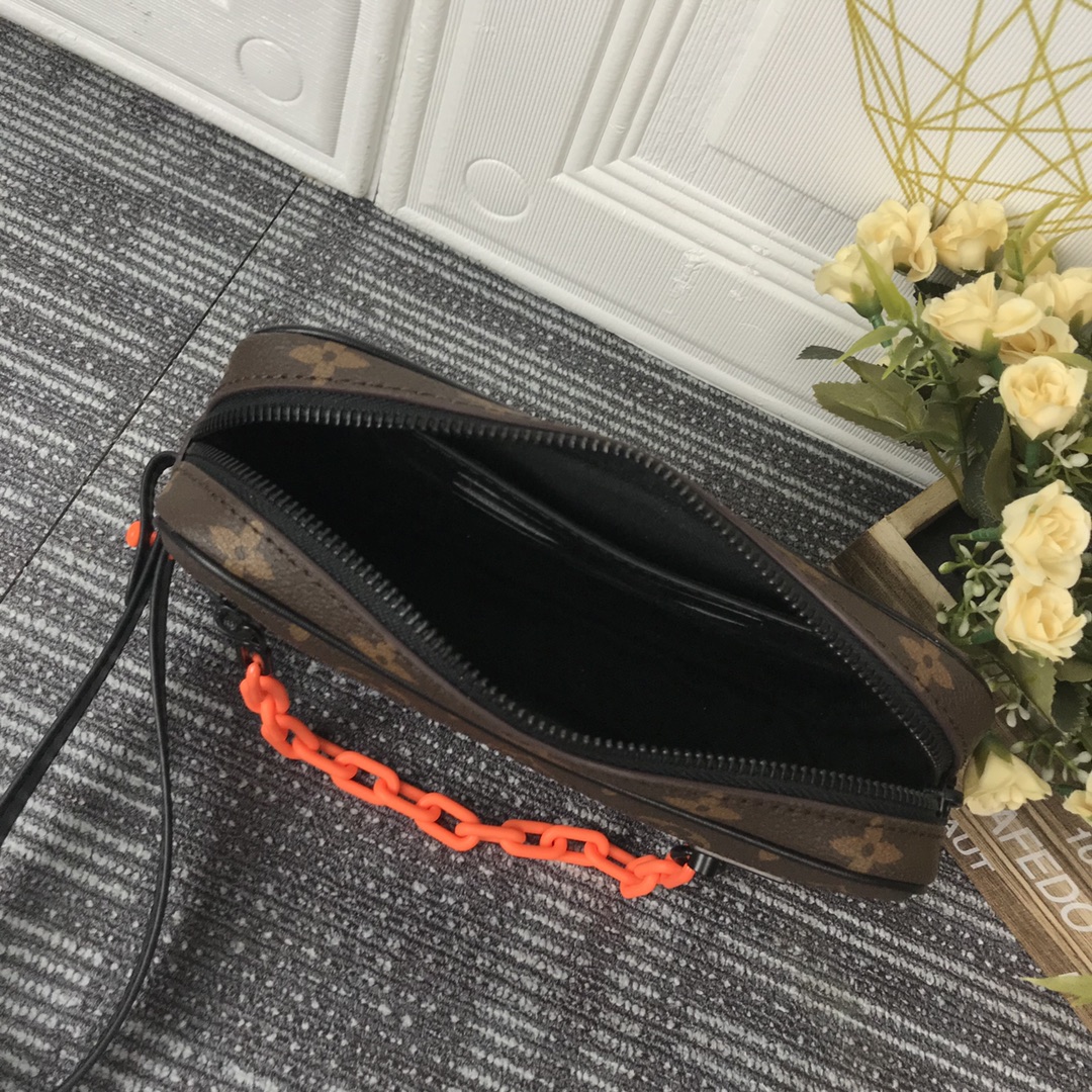 Replica Louis Vuitton Pochette Volga M68321