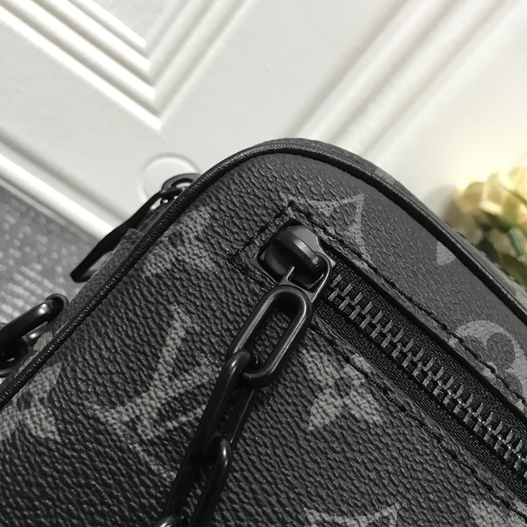 Replica Louis Vuitton Pochette Volga M68321