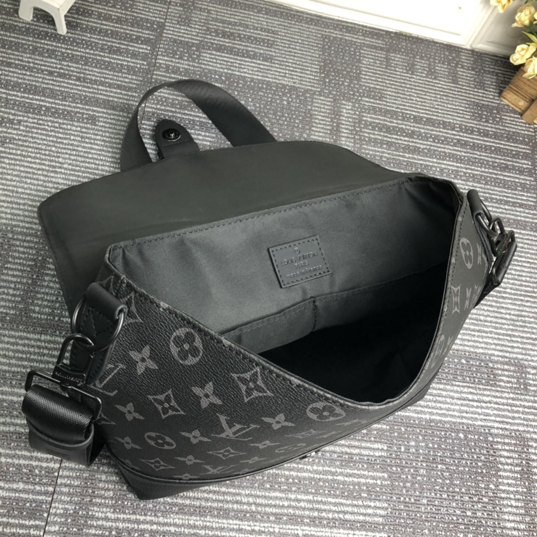 Replica Louis Vuitton Saumur Messenger M45911