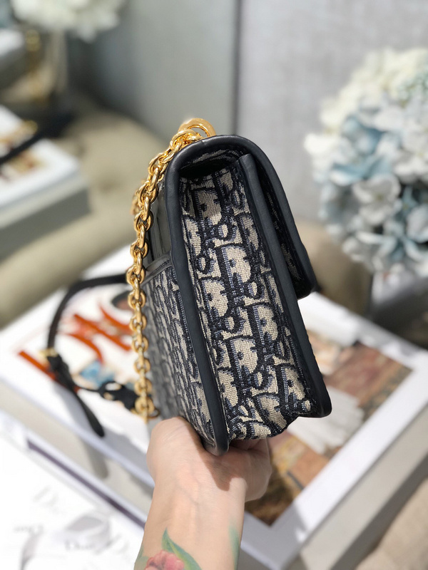 Replica Dior 30 Montaigne Chain Bag M9208