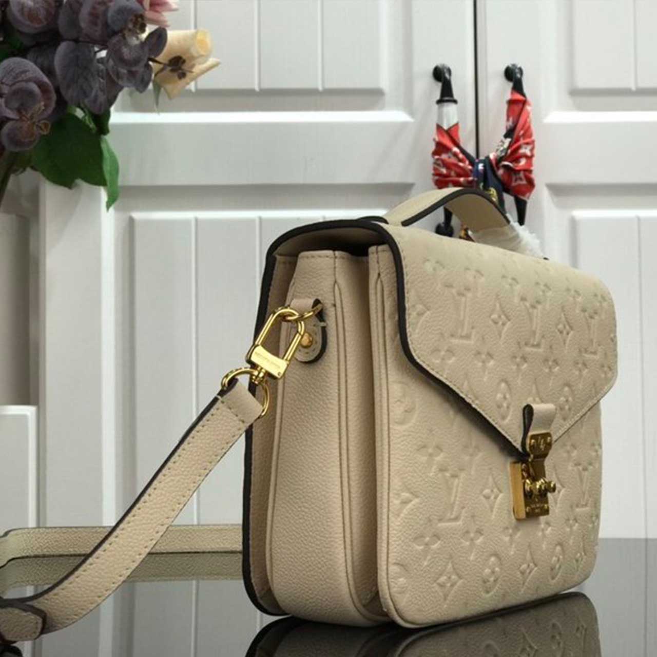 Replica Louis Vuitton Pochette Metis M44881 M44071 Beige/ Navy