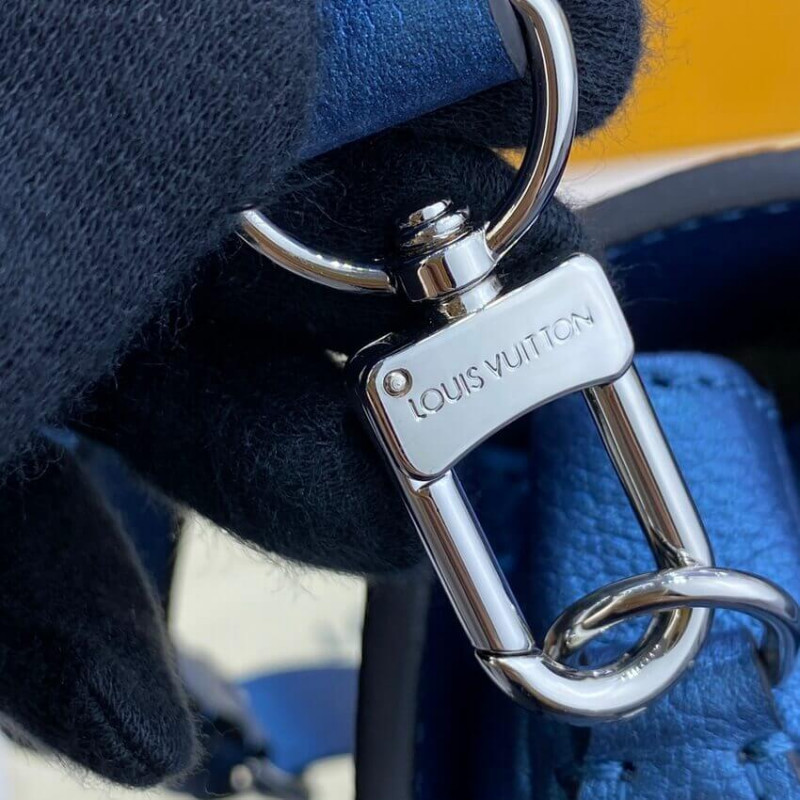 Replica Louis Vuitton Pochette Metis M59211 Navy Nacre