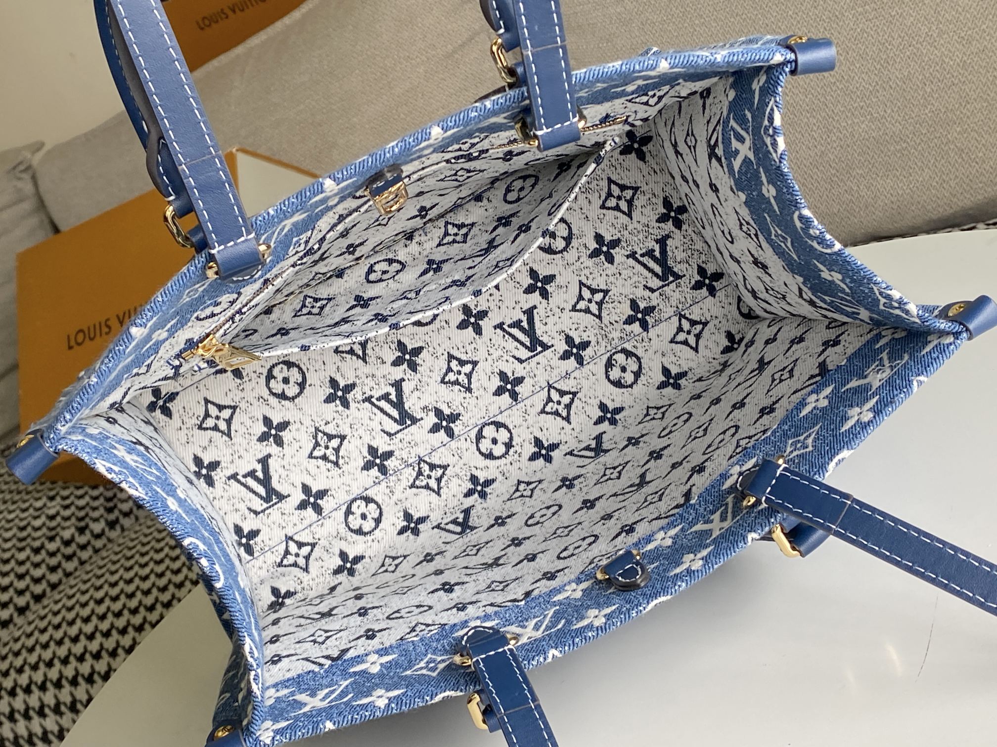 Replica Louis Vuitton Monogram Jacquard Onthego Mm Tote
