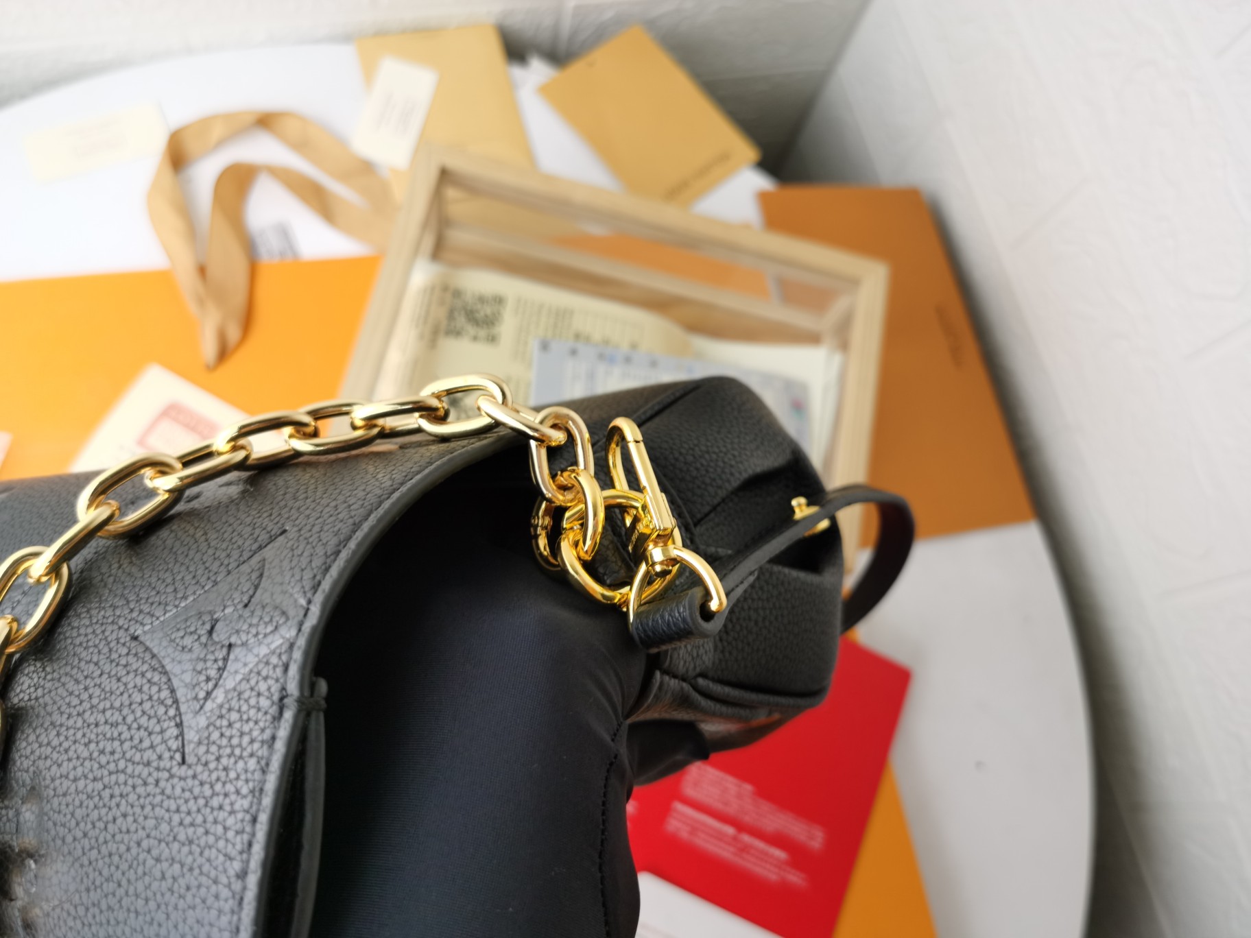 Replica Louis Vuitton Favorite M45813