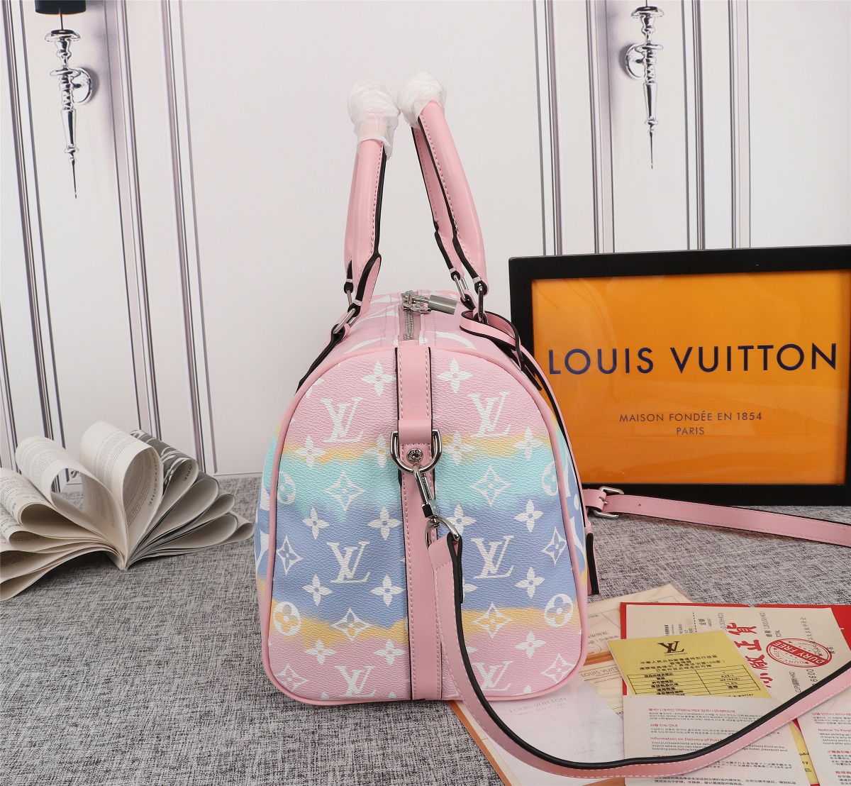 Replica Louis Vuitton Escale Speedy Bandouliere 30 Pink/Red/Blue