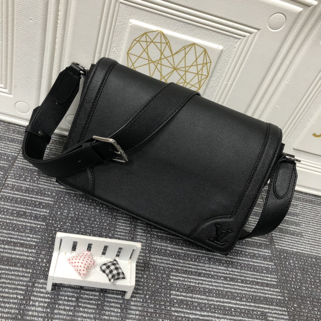 Replica Louis Vuitton New Flap Messenger M30813