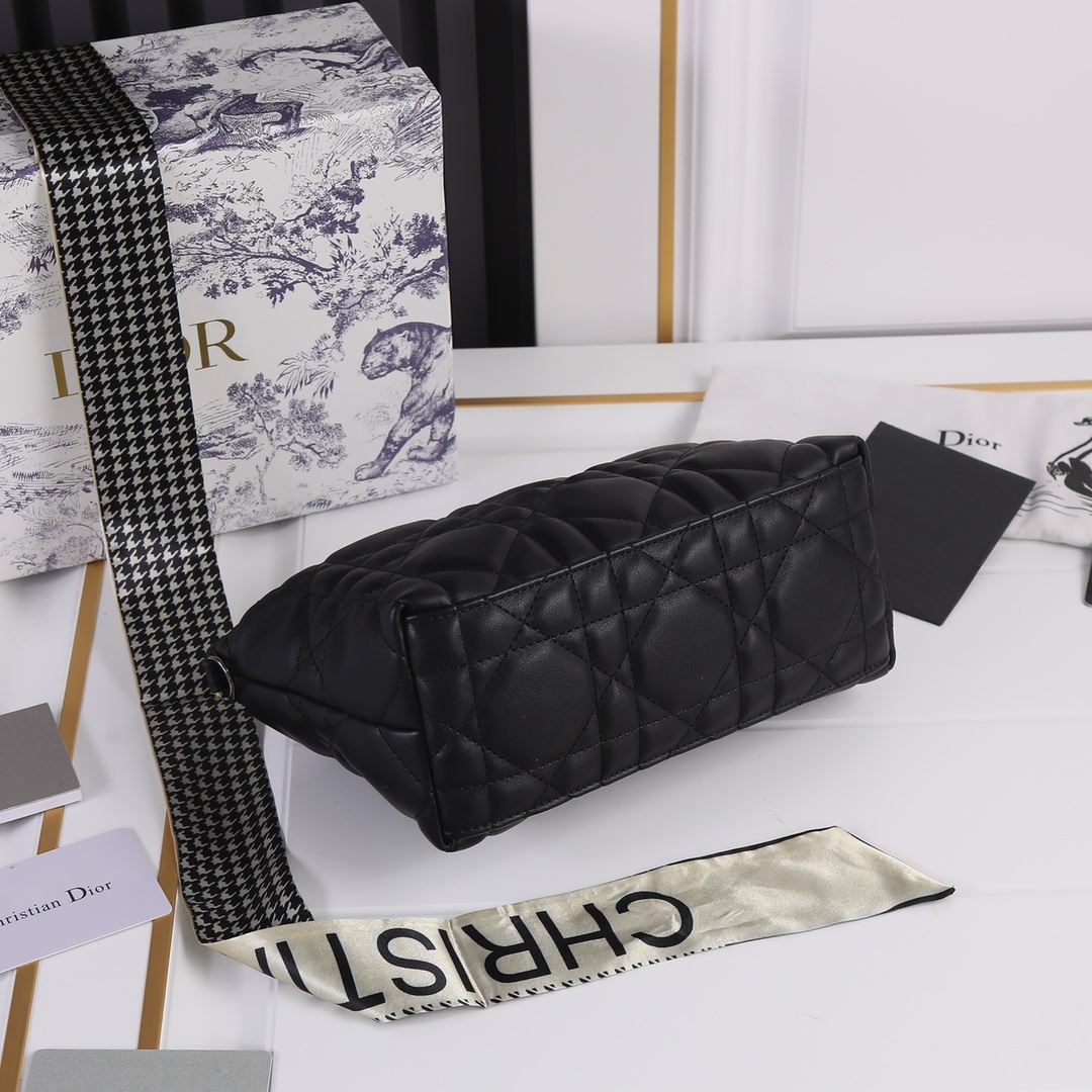 Replica Dior Medium Drtravel Nomad Pouch