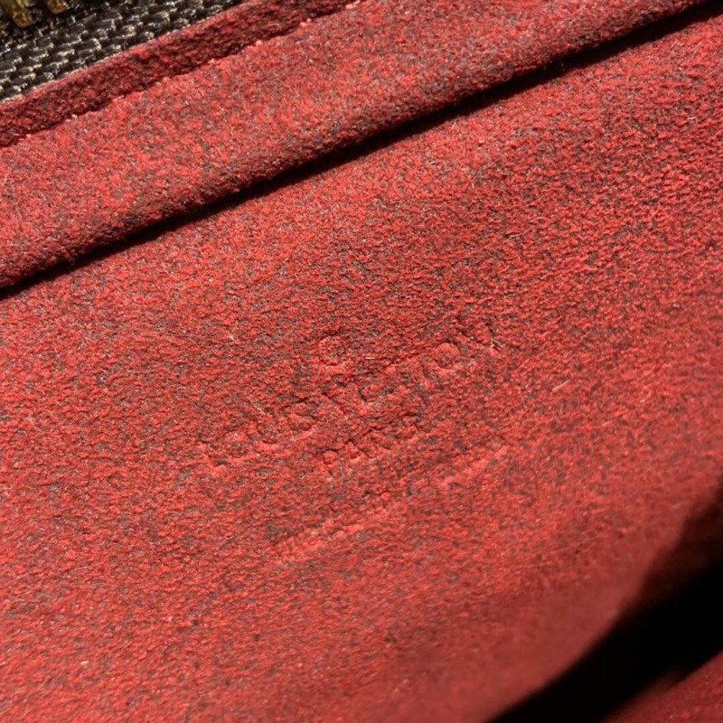 Replica Louis Vuitton Monogram Partition Clutch Bag M51901