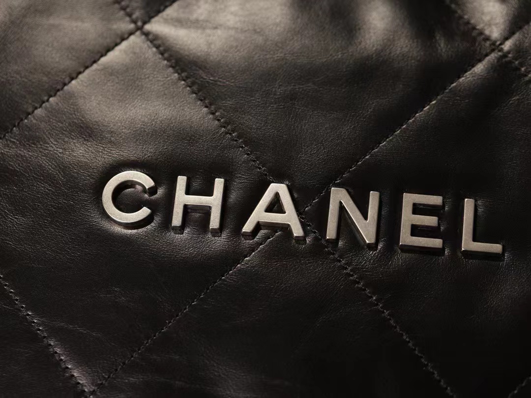 Replica Chanel 22 Handbag Black With Silver Metal Chain
