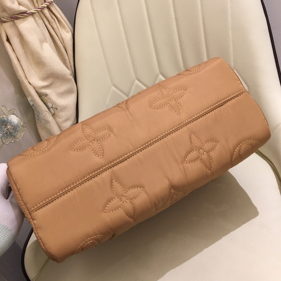 Replica Louis Vuitton Onthego Gm Tote Bag- Beige