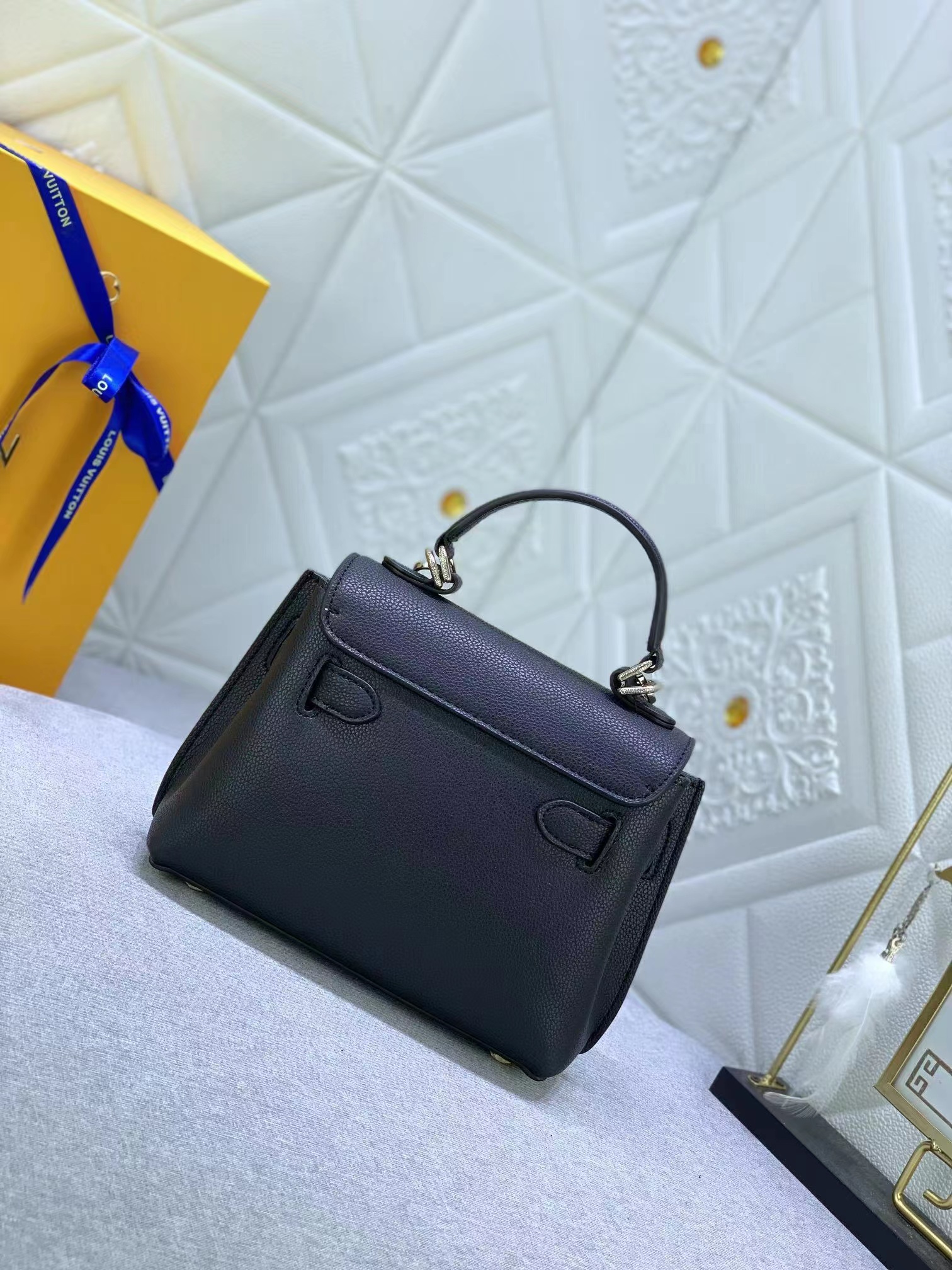 Replica Louis Vuitton Lv Lockme Ever Mini Bag M20997 Black