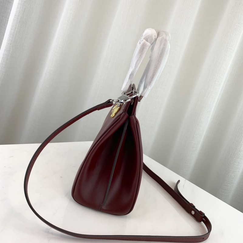 Replica Gucci Zumi Smooth Leather Small Top Handle Bag 569712