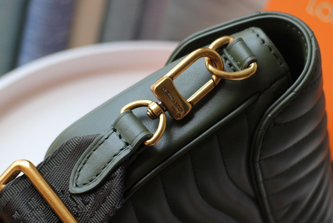 Replica Louis Vuitton New Wave Multi-Pochette M56471