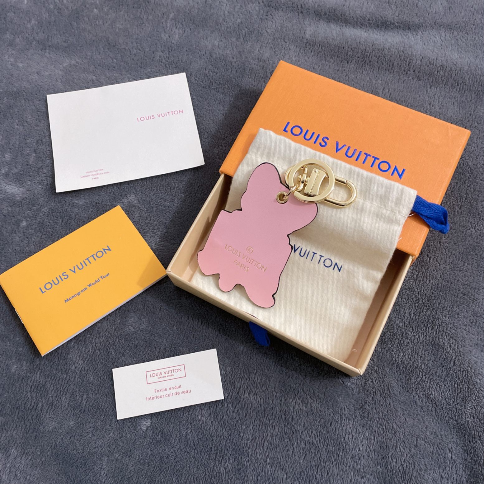 Replica Louis Vuitton Tiger Bag Charm And Key Holder L01