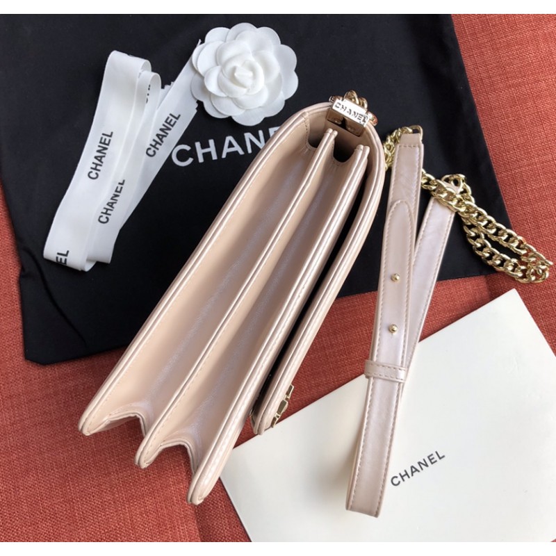 Replica Chanel Boy Chanel Handbag As0130