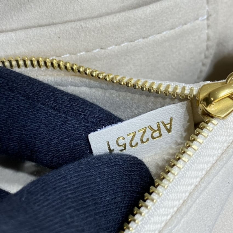 Replica Louis Vuitton New Wave Chain Bag M58549 Ivory