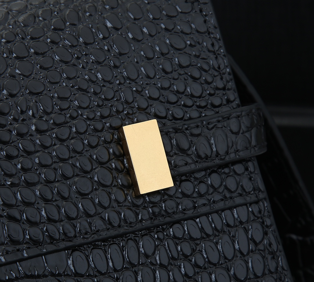 Replica Ysl Manhattan Shoulder Bag In Crocodile-Embossed Shiny Leather 2021