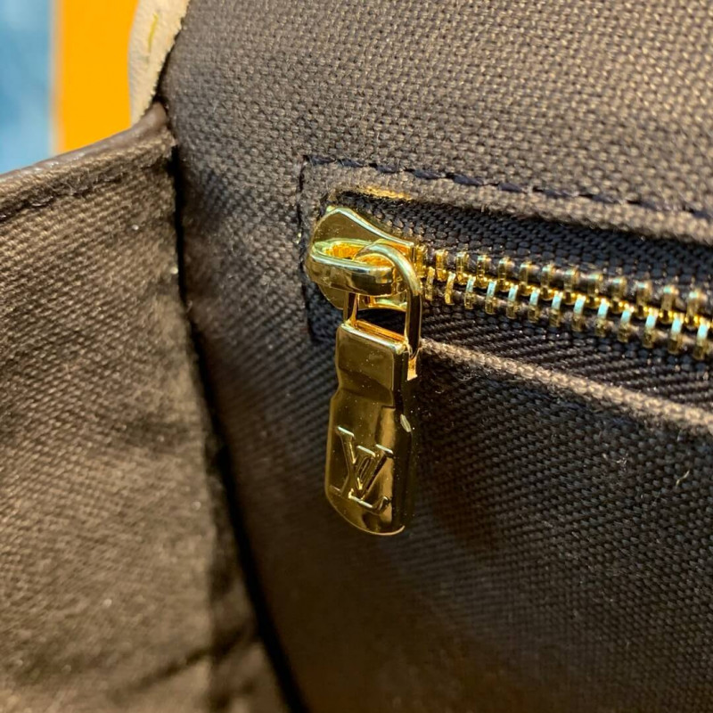 Replica Louis Vuitton Monogram Canvas Menilmontant Pm M40474