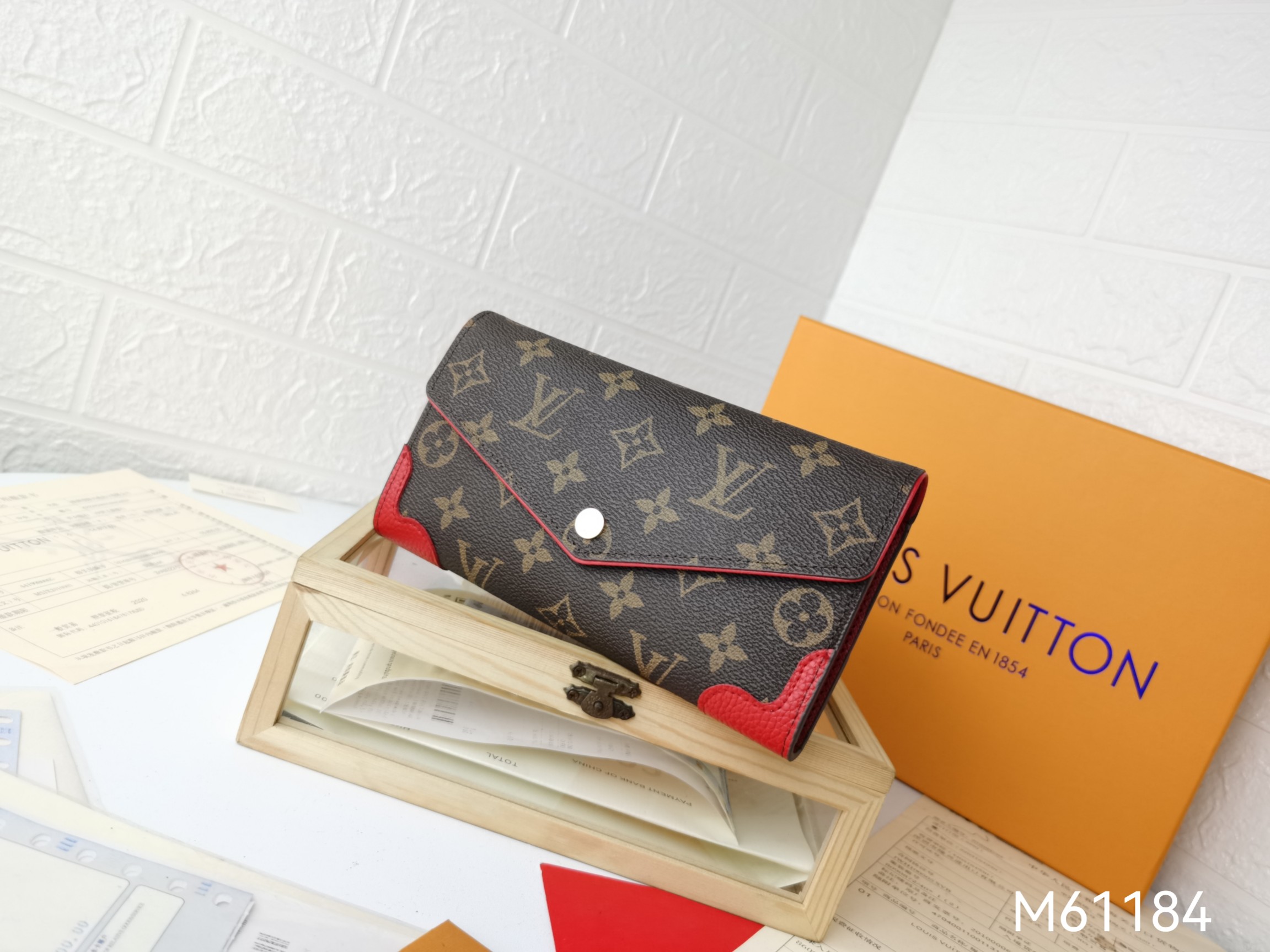 Replica Louis Vuitton Sarah Wallet Retiro Long Wallet