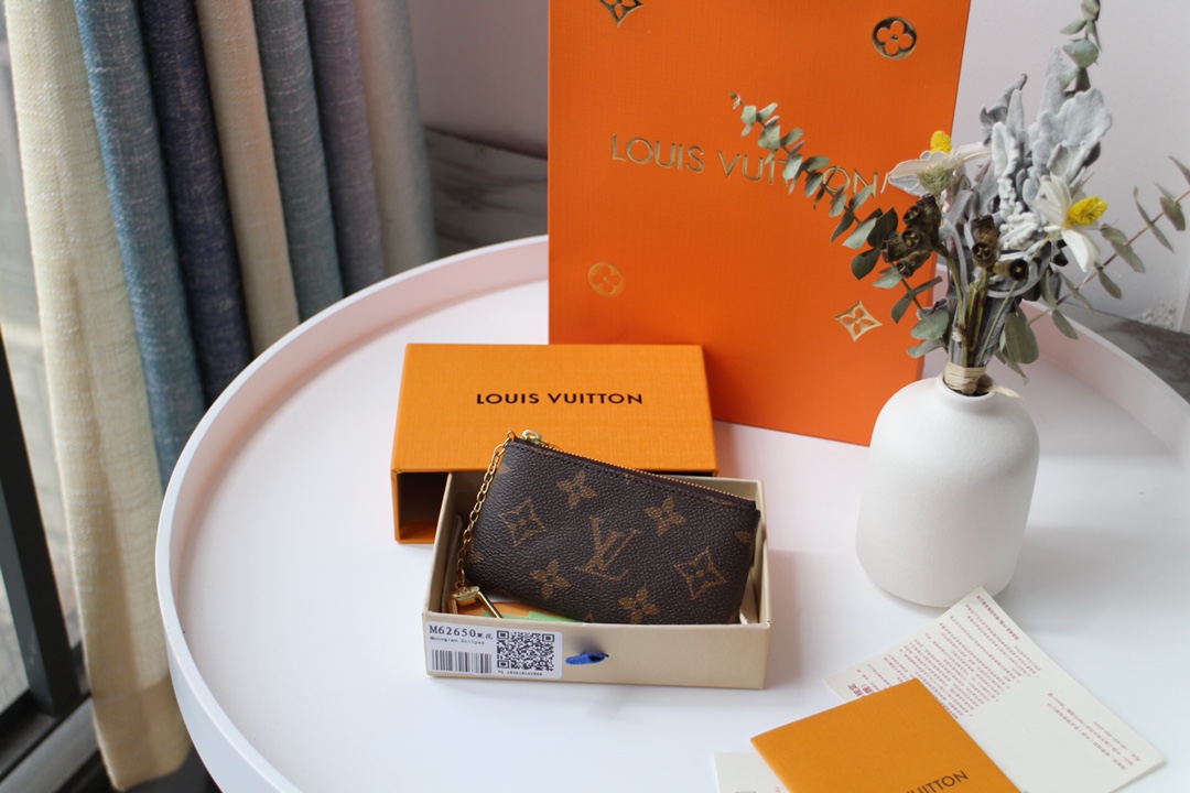 Replica Louis Vuitton Key Pouch M62650