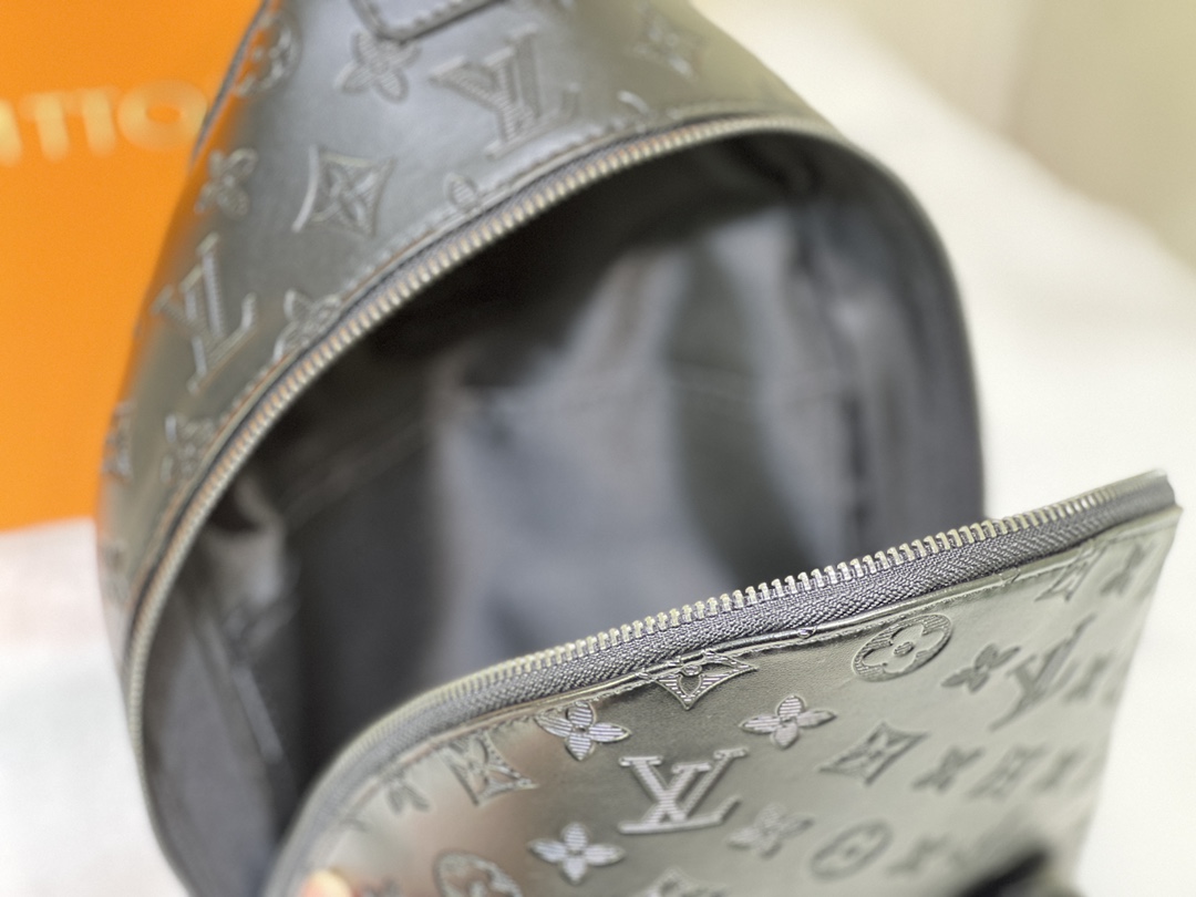 Replica Louis Vuitton Monogram Shadow Racer Slingbag M46107