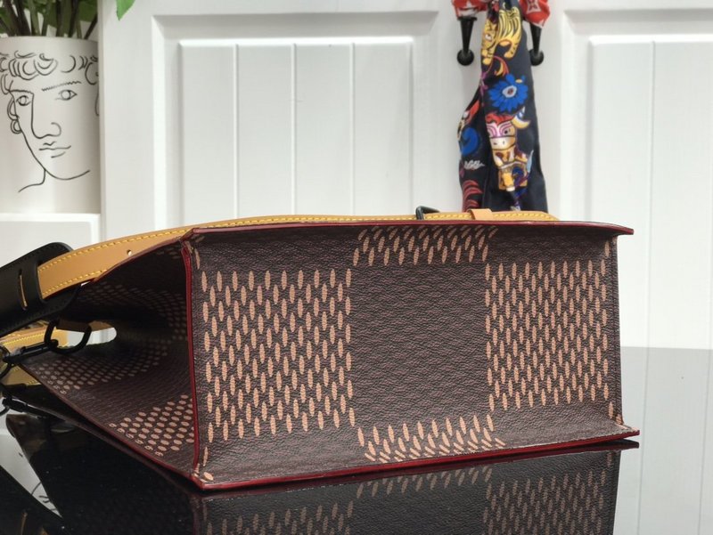 Replica Louis Vuitton Mini Tote