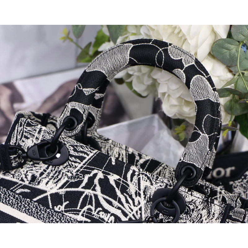 Replica Christian Dior Medium Lady D-Lite Bag Black And White Around The World Embroidery M0565