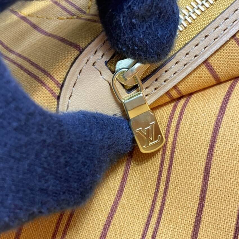 Replica Louis Vuitton Damier Azur Neverfull Mm N50047