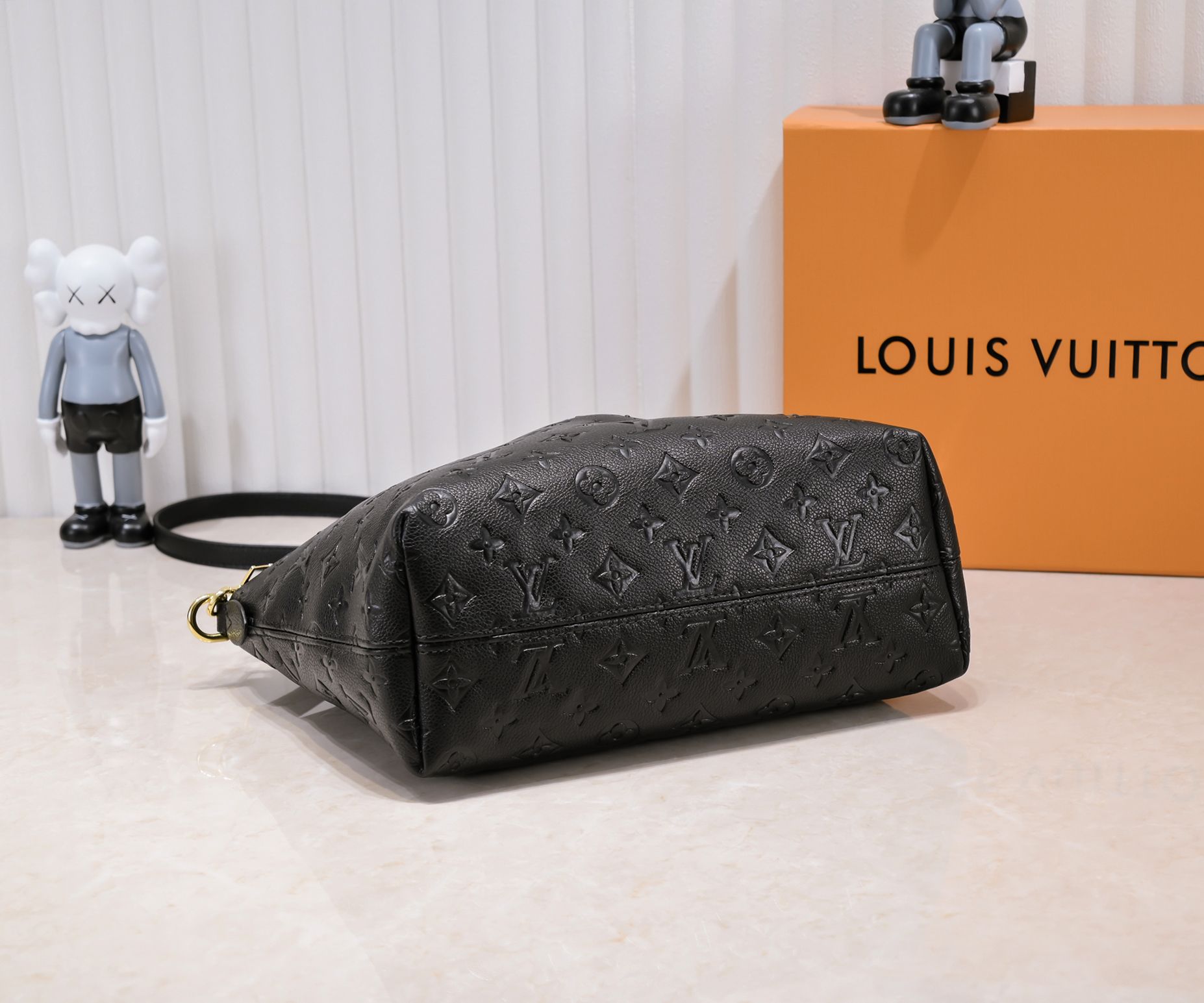 Replica Louis Vuitton Embossed Boetie Mm/Pm