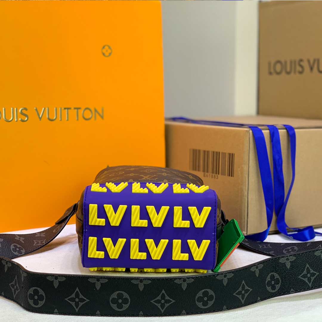 Replica Louis Vuitton Rubber Collection-Cruiser Messenger M57966