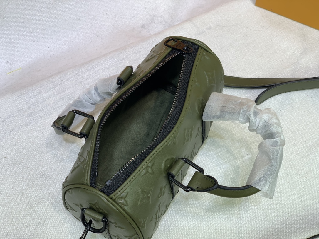 Replica Louis Vuitton Keepall Xs Monogram Seal Version