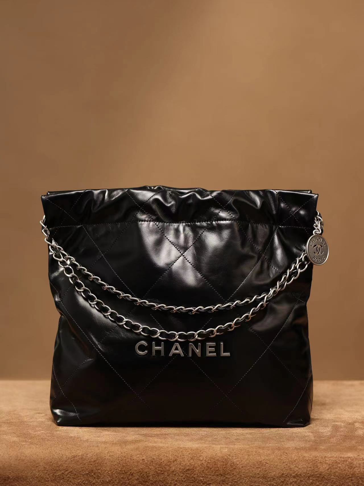 Replica Chanel 22 Handbag Black With Silver Metal Chain