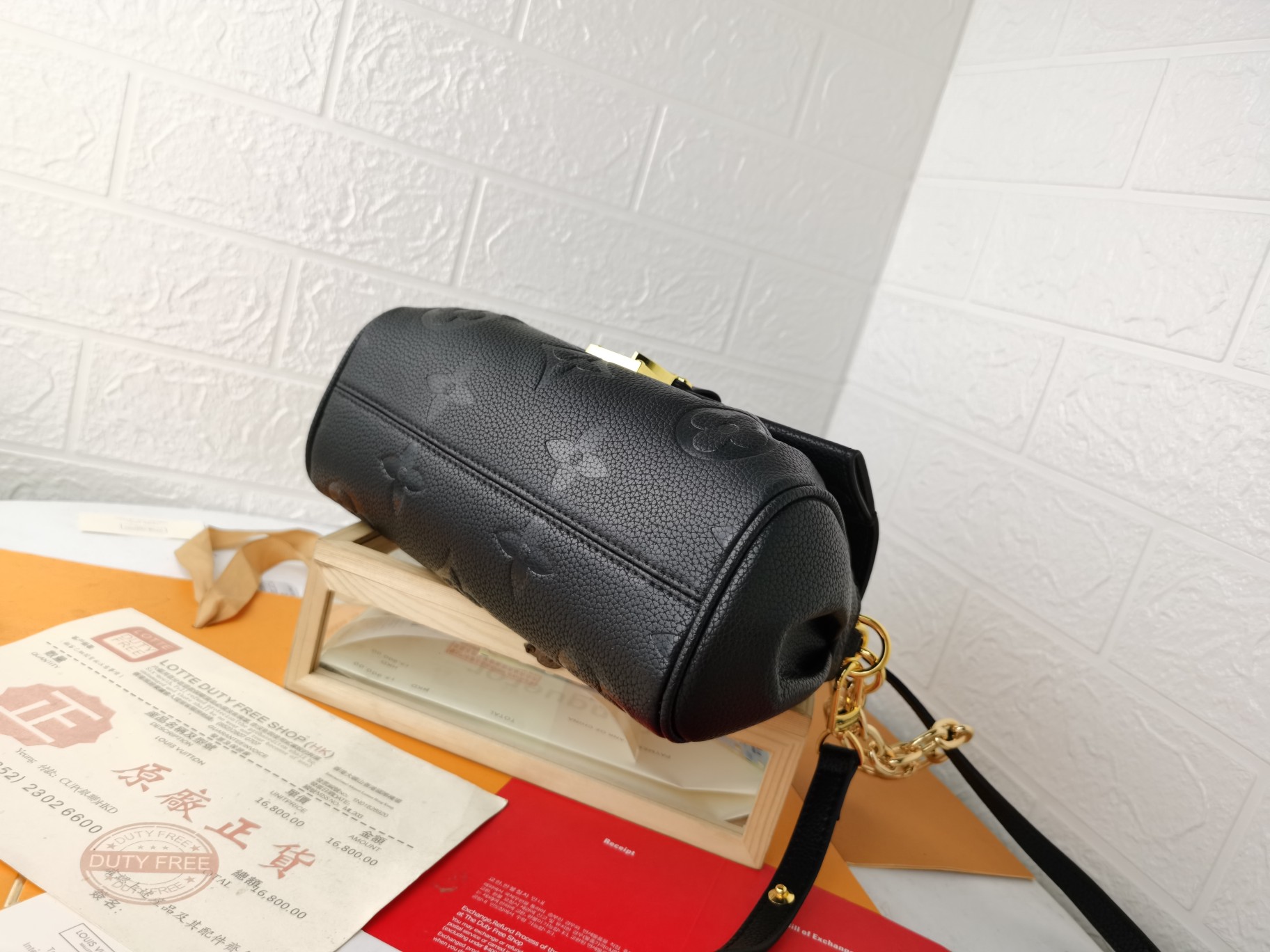 Replica Louis Vuitton Favorite M45813