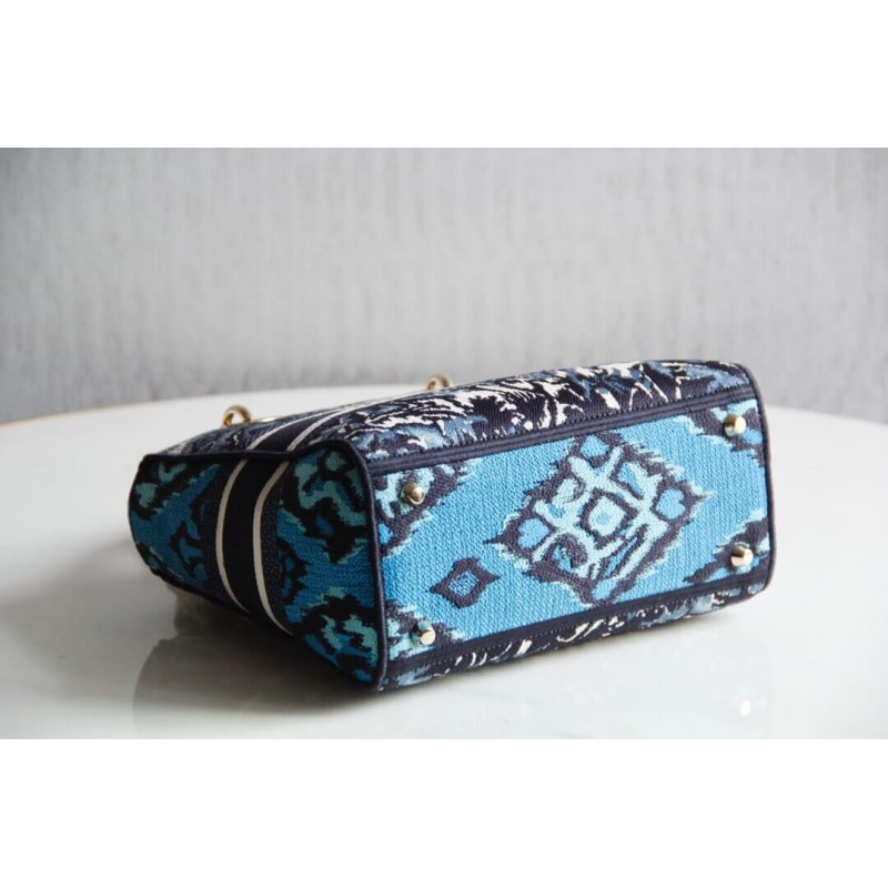 Replica Dior Medium Blue Alms Embroidery Lady D-Lite Bag M0565