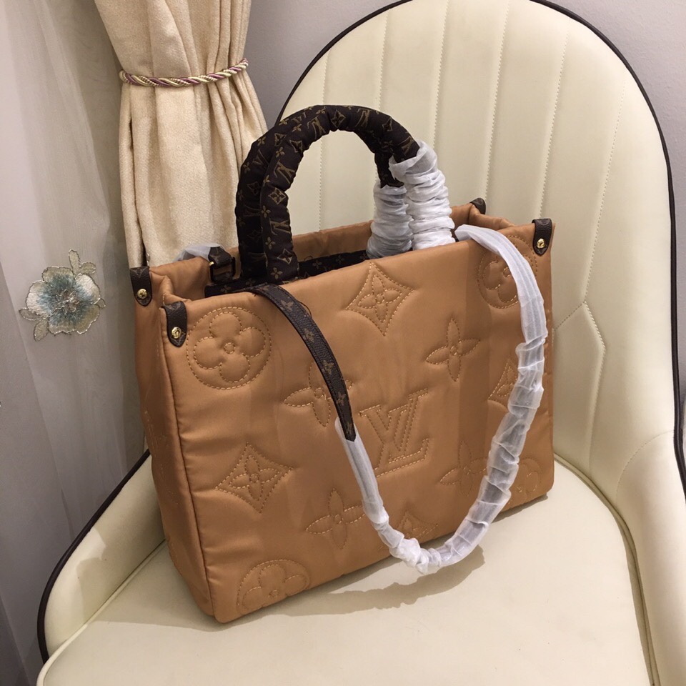 Replica Louis Vuitton Onthego Gm Tote Bag- Beige