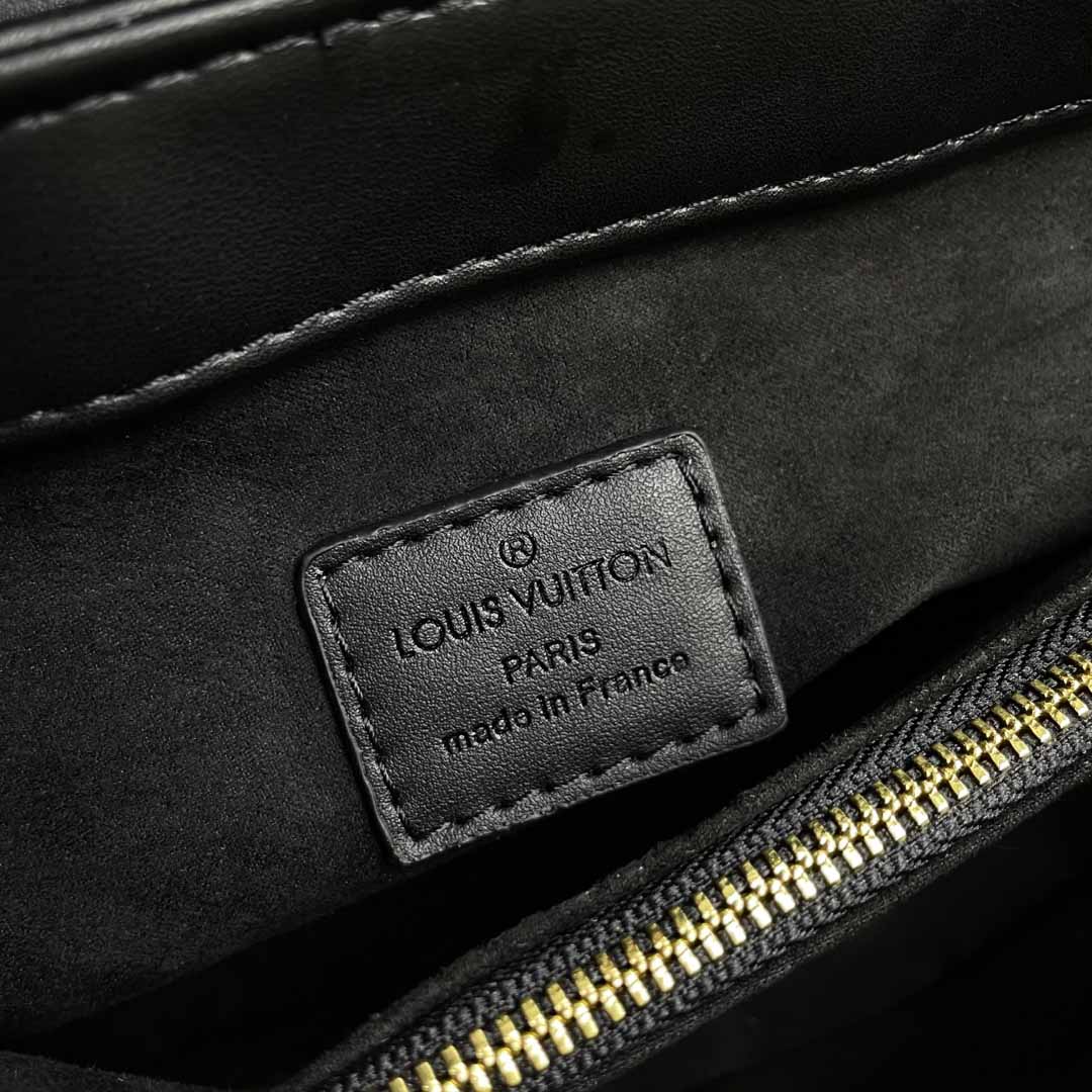 Replica Louis Vuitton New Wave Chain Tote M53937