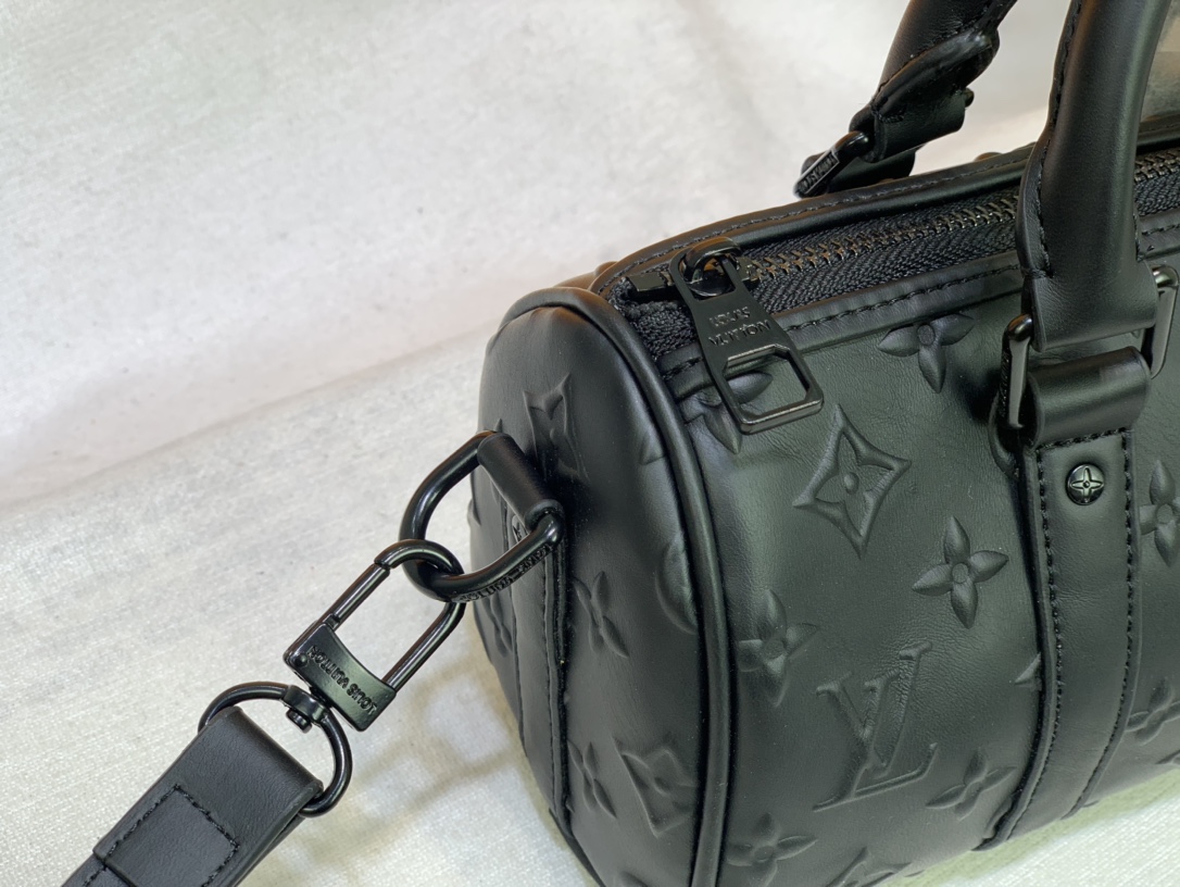Replica Louis Vuitton Keepall Xs Monogram Seal Version