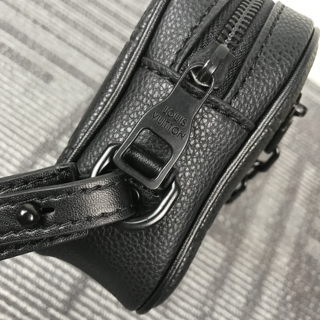 Replica Louis Vuitton Pochette Volga M68321