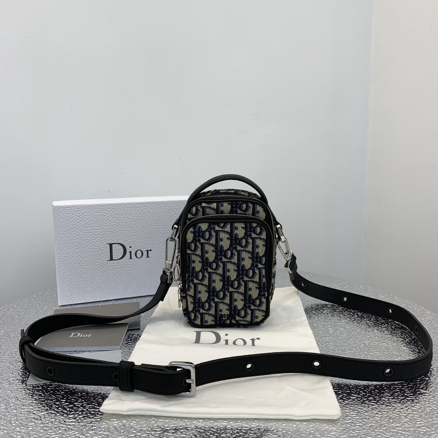 Replica Dior Men’S Pouch Phone Bag