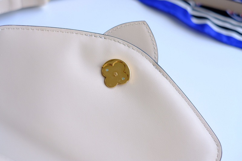 Replica Louis Vuitton Pont 9-M55950 Cream